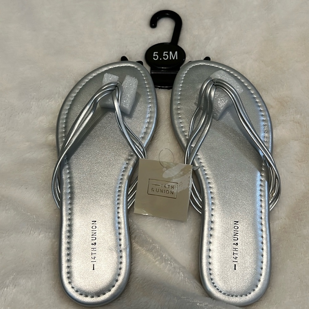 14th & Union metallic sandals
